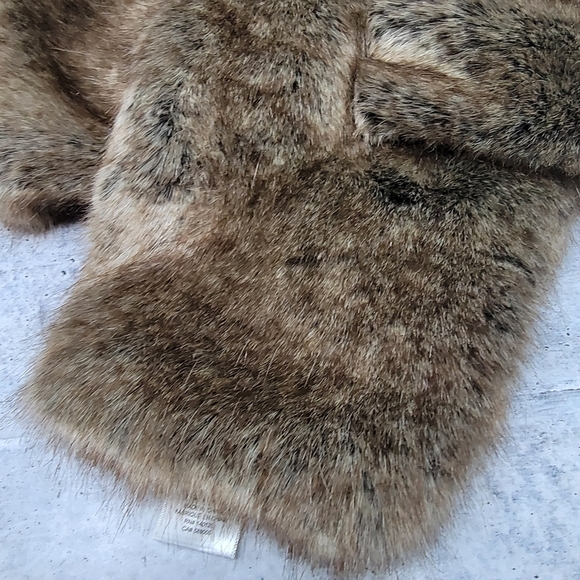 Stella & Dot | Brown Faux Fur Keyhole Wrap Scarf - Picture 4 of 7